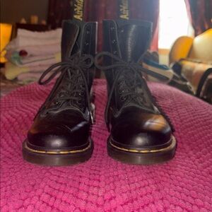 Dr. Martens Black 8-Eye Boots ~ Soft Pebble Leather ~ Worn a Handful of Times💜